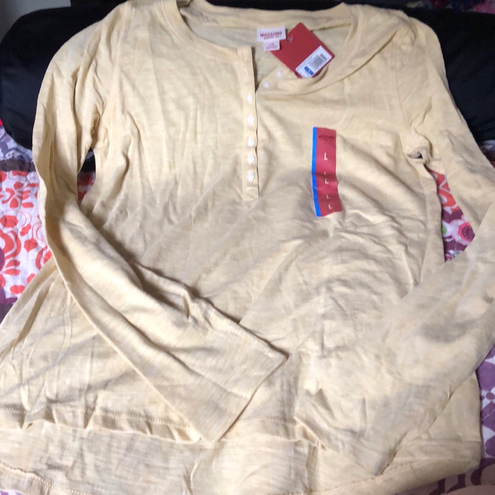 Mossimo/Target women’s Henley shirt. Mustard, L